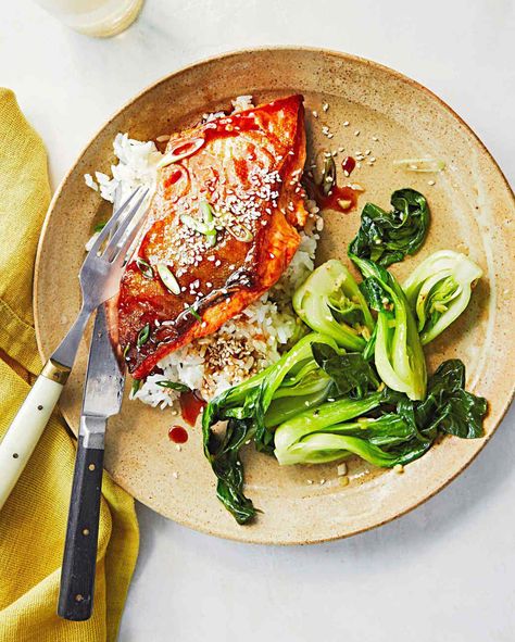 Soy-Honey-Glazed Arctic Char | Martha Stewart | 30 minute meals #salmon #fish #healthy #TipsAndAdviceForBackPain Dinner Ideas For Two, 15 Minute Dinners, Arctic Char, Broiled Salmon, Shrimp Dinner, Favorite Dinner, Romantic Meals, Chicken Entrees, Meals Recipes