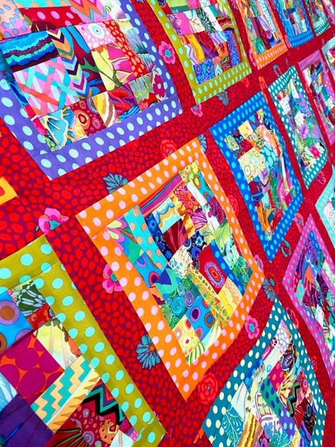 Crazy Quilt Patterns, Crazy Quilt Embroidery, Quilting By Hand, Quilting Fabric Projects, Quilt Embroidery, Crazy Quilts Patterns, Crumb Quilt, Bright Quilts, Kaffe Fassett Quilts