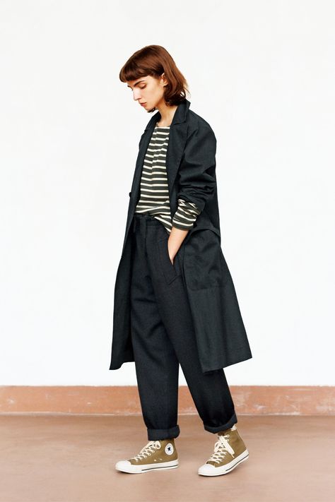 Minimalist Moda, Minimalist Fashion Women, Margaret Howell, Light Sweater, 가을 패션, Shirt Button, Dandy, Daily Outfits, Look Fashion