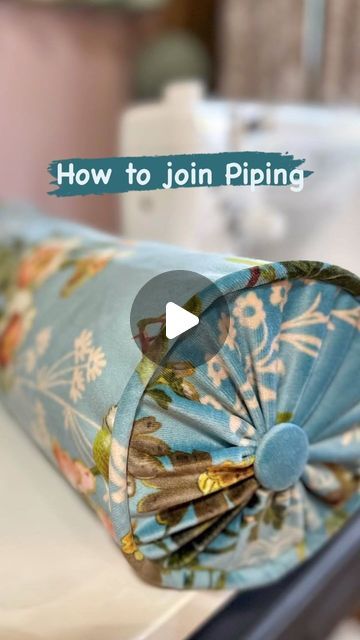 Victoria Hammond Collective on Instagram: "How to join piping the professional way🧵✂️

#professionalcushioncourse #cushioncourse #onlinecushioncourse #howtojoinpiping #bolstercushion #boxcushions #cushiontrim #luxurycushions" Piping For Cushions, Piping Cushion, Cushions With Piping, How To Do Piping Sewing, How To Sew Piping On A Cushion, Sewing Piping, Piping Techniques, Quilting Quotes, Crafts Sewing Projects