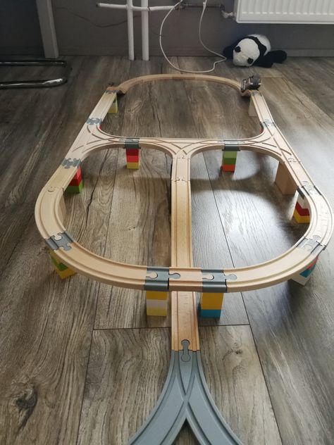 Brio Train Layout Ideas, Train Layout Ideas, Lego Play, Brio Train, Train Table, Kids Training, Small World Play, Wooden Train, Lego Projects