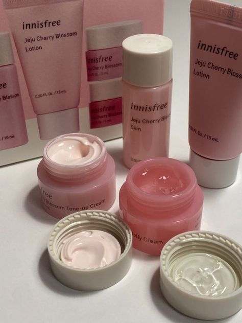 Jelly Cream, Tout Rose, Glow Skin, Hydrating Moisturizer, Pretty Skin Care, Pretty Skin, Pink Girly Things, روتين العناية بالبش�رة, Tone It Up