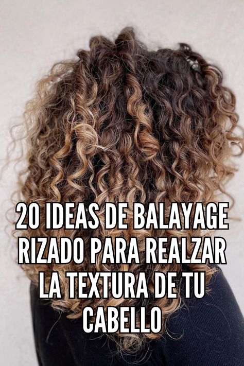 En busca del pelo rubio de verano? ¡Este balayage rubio beige podría tener todo lo que estás pidiendo!  // Crédito de la foto: instagram @estellemeyerstudio Grey Blending, Curly Girl Method, Curly Girl, Blending, Balayage, Hairstyles, Hair Styles, Grey, Instagram