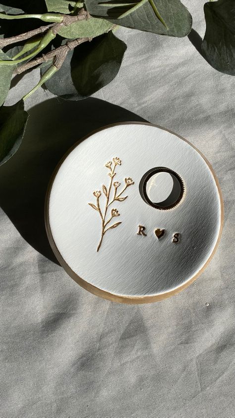 Floral ring dish couple ring dish Anniversary Clay Ideas, Couples Pottery Ideas, Ring Dish Pottery Painting, Minimalist Clay Decor, Couples Ceramics, Wedding Ceramics Gift Ideas, Wedding Pottery Ideas, Ring Dish Pottery, Pottery Painting Ideas For Boyfriend