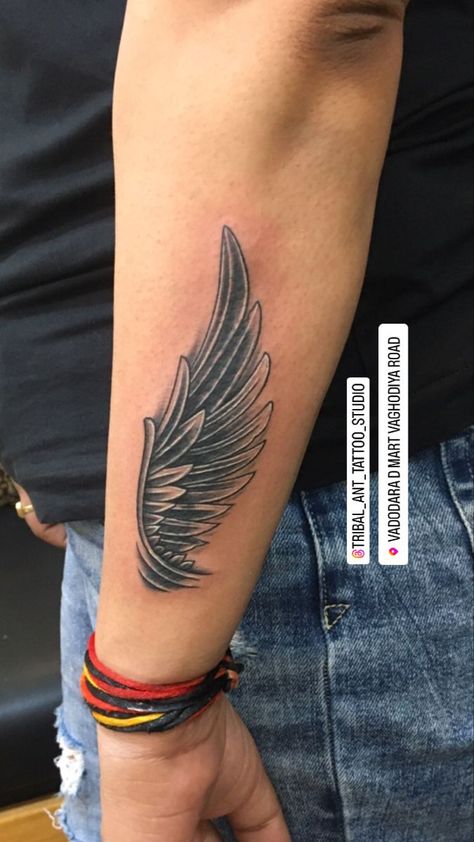 Plumas Tattoo, Fine Tattoos, Small Feather Tattoo, Coverup Tattoo, Crazy Tattoos, Cool Tattoo Drawings, Huawei Wallpapers, Armband Tattoos, Wing Tattoo Designs