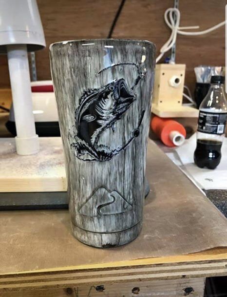 Fishing Cups Design, Fishing Epoxy Tumbler, Fishing Tumbler Ideas, Men’s Tumbler Ideas, Tumblers For Guys, Mens Tumblers, Fishing Tumbler, Yeti Cup Designs, Cup Making