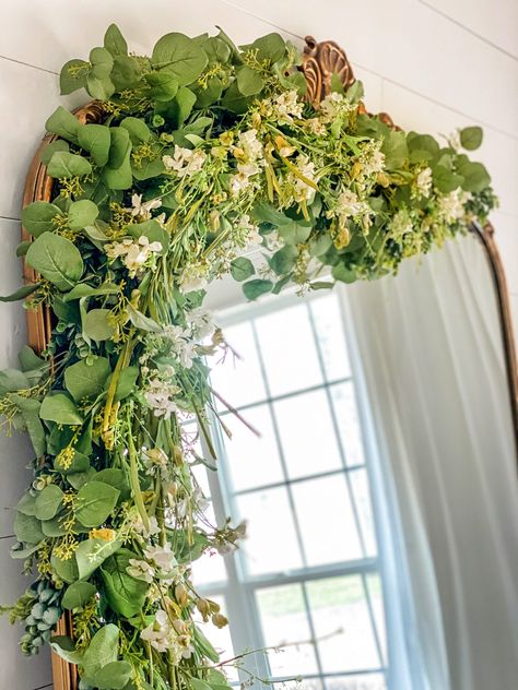 Mirror With Greenery, Decorate A Mirror, Decorating Mirror Frames, Mirror With Flowers, Spring Family Pictures, Spring Wall Decor, Rose Mirror, Cotton Stems, Diy Roses