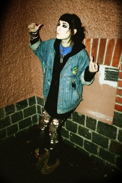 Soft grunge Punk Girl Fashion, 80s Emo, 80s Alternative, Grunge Hairstyle, Grunge Style Outfits, Indie Outfits Grunge, Skater Girl Outfits Grunge, Soft Indie, Old Grunge