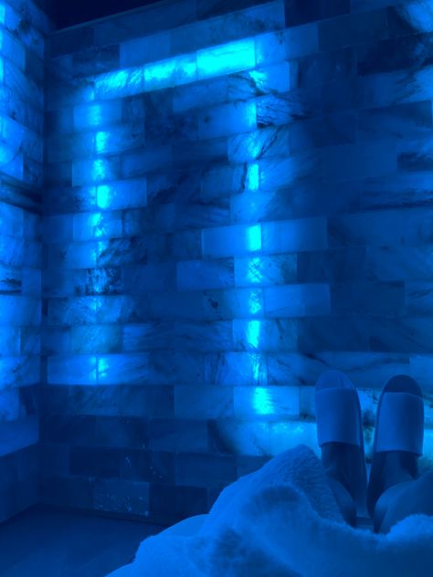 Blue Esthetician Aesthetic, Blue Esthetician Room, Spa Aesthetic, Esthetician Room, Spa Ideas, Water Aesthetic, Lash Room, Spa Room, Aesthetic Blue