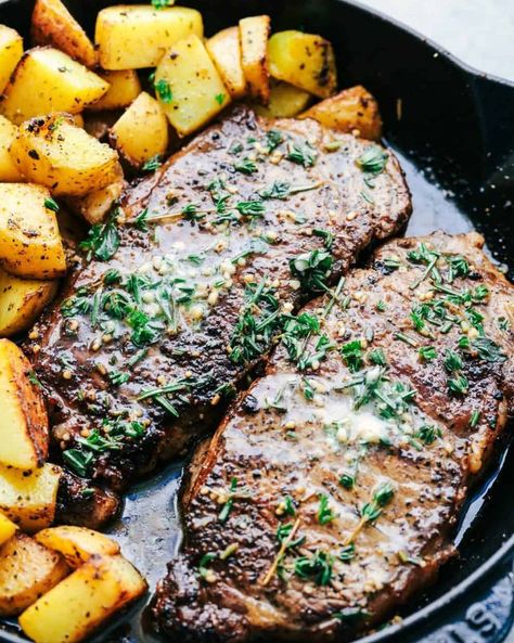 40 Best Steak Dinner Recipes - Easy Steak Dinners Butter Herb, Good Steak Recipes, Steak Dinner Recipes, Steak And Potatoes, Grilling Recipes Sides, Pastas Recipes, Healthy Meat Recipes, Healthy Meats, Grilled Steak Recipes