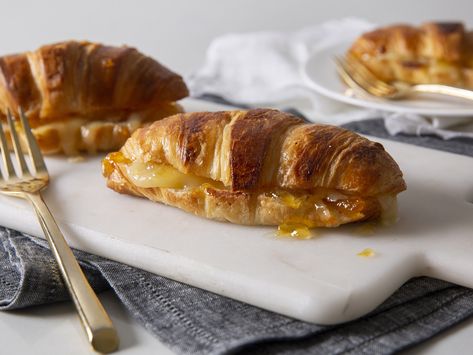 Peach Grilled Cheese Croissants Cheese Croissant, Cheese Crescent Rolls, Peach Preserves, Asian Side Dishes, White Cheddar Cheese, Grilled Peaches, Smart Cooking, Sauteed Vegetables, Grilled Cheese Sandwich