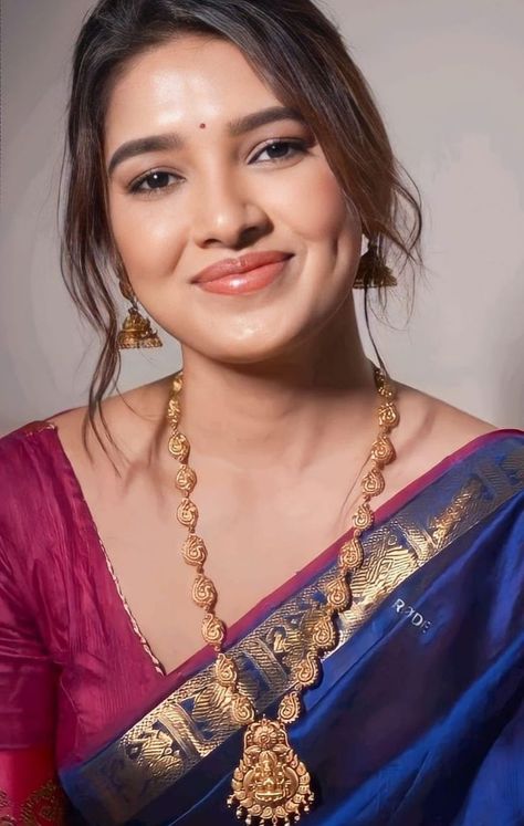 In Saree Photoshoot, Vani Bhojan, Samantha Pics, Movie Actress, Saree Photoshoot, Young Actresses, New Beginning, Indian Actress Hot Pics, Beautiful Smile