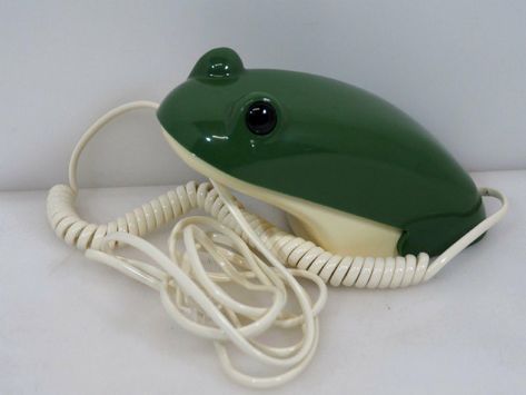 Frog Phone, Flip Phone, Future Apartment, Cute Frogs, Cute Room Decor, Dream Decor, Dream House Decor, My New Room, Aesthetic Room