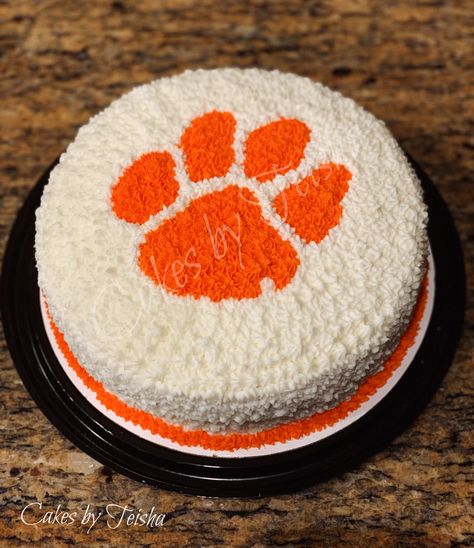 Clemson Birthday Cake, Clemson Cake, Paw Cake, Super Bowl Snack Recipes, Super Bowl Party Snacks, Paw Cookies, Superbowl Desserts, Football Birthday Cake, Tiger Cake