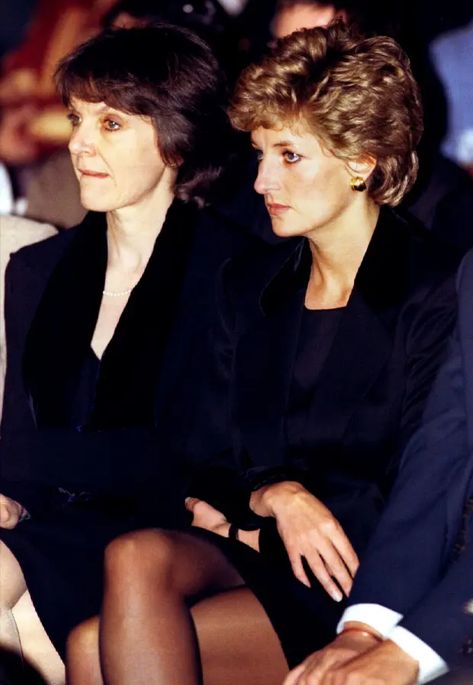 Princess Diana's best friend and fashion adviser Anna Harvey has just passed away... and here's how she revolutionised the late Princess' wardrobe Anna Harvey, Princess Diana Rare, Fashion Advisor, English Girls, Catherine Walker, Royal Queen, Princess Eugenie, Lady Diana Spencer, Diana Spencer