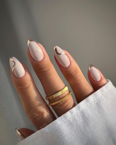 15 Chrome French Tip Manicure You'll Want To Try Beige Nails Design, Chrome Designs, Paznokcie Hello Kitty, Kutek Disney, Chrome Nail Art, Milky Nails, Manikur Kuku, Cute Nails For Fall, Beige Nails