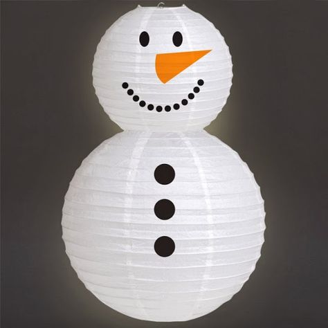 Build a Snowman from Paper Lanterns Kersfees Idees, Eco Friendly Christmas Decorations, Christmas Crib Ideas, Winter Classroom Decorations, Giant Christmas Ornaments, School Christmas Party, Snowman Craft, Diy Christmas Ornaments Easy, Diy Christmas Ornament