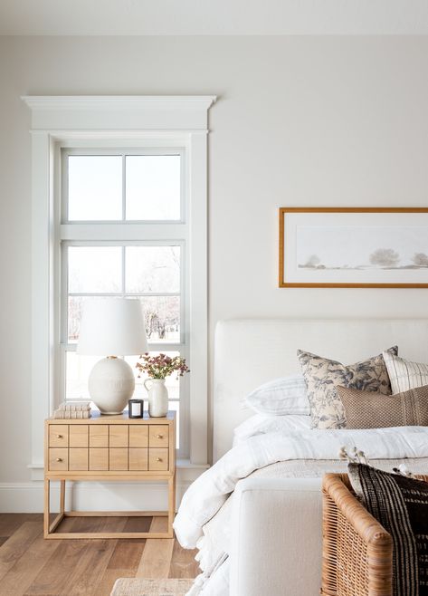 The Best White Paint Colors For Every Home Neutral Guest Bedroom, Sherwin Williams Alabaster, White Bedrooms, Sherwin Williams White, Mcgee Home, Ideas Habitaciones, Peaceful Bedroom, Shoji White, Best White Paint