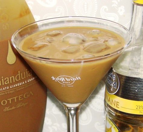 Chocolate Banana Martini Banana Martini, Banana Cocktail, Banana Cocktails, Chocolate Martini Recipe, Chocolate Vodka, Martinis Drinks, Diy Food Gifts, Chocolate Martini, Godiva Chocolate