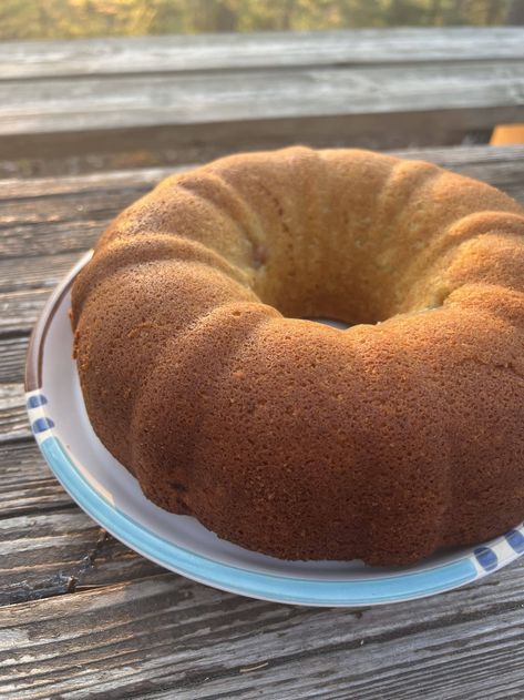 Rhubarb Bundt Cake, Spice Pound Cake, Bunt Cake Recipe, Bundt Cake Recipes, Creaming Method, Cherry Tomato Pasta, Rhubarb Jam, Warm Cake, Rhubarb Recipes