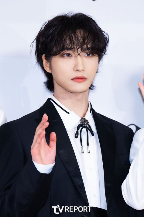 Seonghwa Suit, Seonghwa Long Hair, Seonghwa Mother, Seonghwa Concert, Atz Icons, Seonghwa Icons, 2023 Red Carpet, Ateez Seonghwa, Seonghwa Ateez