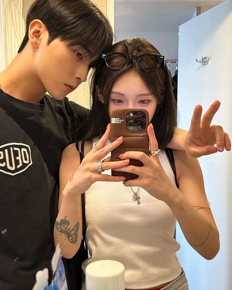 Muka Lelaki, 사진 촬영 포즈, Boy Best Friend, Boyfriend Photos, Ulzzang Couple, Avatar Couple, Korean Couple, Boyfriend Goals, Cute Couple Selfies