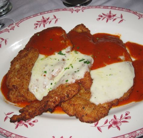 Maggiano's Little Italy Chicken Parmesan Recipe Restaurant Chicken Parmesan Recipe, Jeff Mauro Chicken Parmesan, Maggiano's Copycat Recipes, Carrabas Chicken Parmesan Recipe, Copycat Maggianos Recipes, Authentic Chicken Parmesan Recipe, Maggianos Copycat Recipes, Maggianos Recipes, Italian Chicken Parmesan Recipe