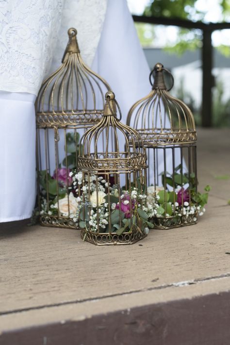 Birdcage Table Centerpieces, Bird Cage Wedding Decor, Victorian Wedding Decor, Bird Cage Vintage, Hamster Cage Ideas, Victorian Wedding Themes, Wedding Bird, Bird Cage Candle Holder, Bird Themed Wedding