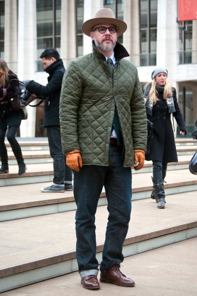 Quilted Jacket Outfit Men, Barbour Outfit, Barbour Jacket Outfit, Barbour People, Quilted Jacket Outfit, Jacket Outfit Men, Orange Gloves, Hunting Style, Barbour Style