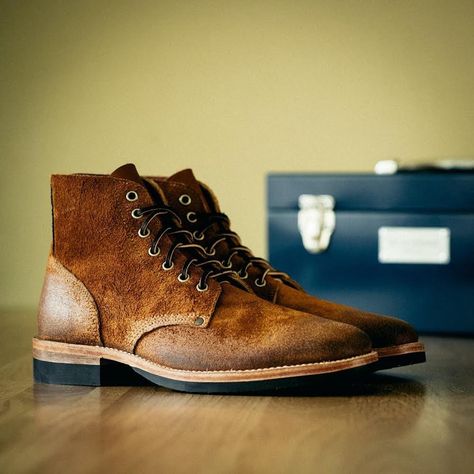 Stitchdown on Instagram: “These Field Boots in burnished @seidel_leather tobacco roughout may just be our favorite @oakstreetbootmakers model we’ve ever seen.…” Field Boots, Timberland Boots, Chukka Boots, Ankle Boot, Sense, Men Casual, Casual Outfits, Boots, Leather