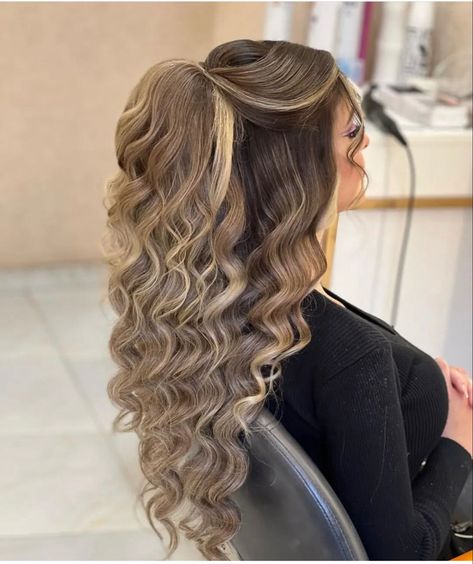 Glam Hair Half Up Half Down, Natural Prom Makeup, Formal Hairstyles For Long Hair, Hair Inspiration Long, Bridal Hair Inspiration, Best Haircuts, Wedding Hairstyles Bride, Quinceanera Hairstyles, Hair Massage