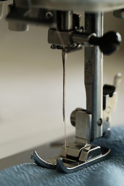 Free photo sewing machine working | Free Photo #Freepik #freephoto #sewing #needle #sewing-tools #tailor Sewing Aesthetic, Sewing Photography, Fashion Still Life, Sewing Needle, Sewing Tools, Product Photography, Free Photo, Sewing Machine, Free Photos