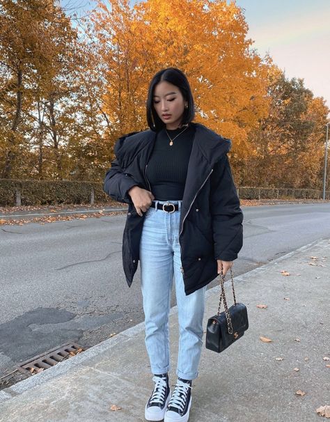 Korean Winter Fashion Outfits, Light Jeans Outfit, Looks Jeans, Stylish Winter Outfits, Winter Fashion Outfits Casual, Modest Fits, Causal Outfits, Fashion Hijab, Classy Casual Outfits