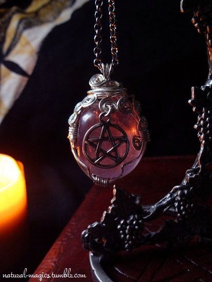 Cool necklace Wayward Sisters, Witchcraft Aesthetic, Witch Things, Cottage Witch, Witchy Aesthetic, Natural Magic, Yennefer Of Vengerberg, Witchy Crafts, Wiccan Jewelry