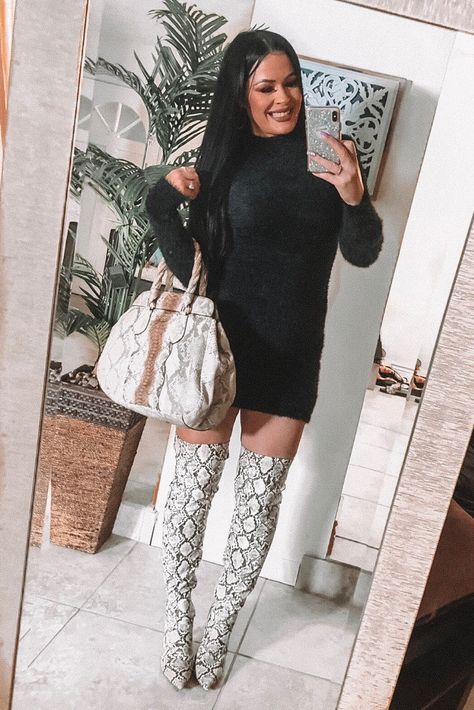 Outfits With Snake Skin Boots, Python Boots Outfit, Snake Print Boots Outfit, Snake Boots Outfit, Thighhighboots Outfits, Snakeprint Boots Outfit, Snakeskin Boots Outfit, Snake Print Fashion, Snake Print Outfit