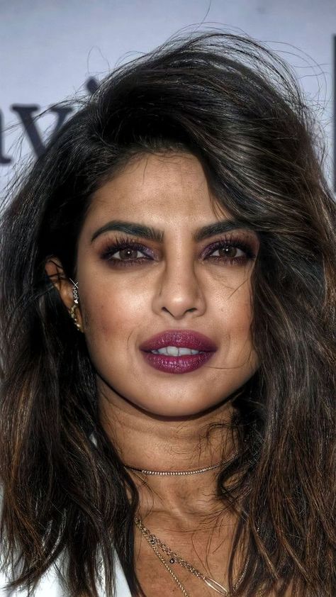 Actress Expression, Makeup Bollywood, Priyanka Chopra Makeup, Trisha Actress, Celebrity Portraits Drawing, Actress Without Makeup, Hottie Women, Beautiful Women Over 40, Beautiful Lips