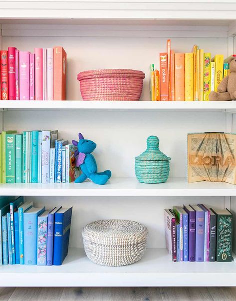 Closet Organization Color Coded, Colorful Bookshelves, Trendy Closet, Styling Bookshelves, Bookshelf Organization, Bookcase Styling, The Home Edit, Bookshelf Styling, Round Basket