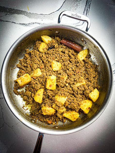 Quick Pakistani Aloo Keema (Stovetop or Instant Pot) - Two Cloves In A Pot Aloo Keema, Beef Keema, Chicken Keema, Keema Recipes, List Of Spices, Chicken Karahi, Ground Beef And Potatoes, Cubed Potatoes, Beef Curry