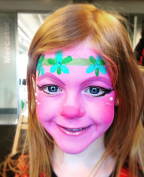 Troll poppy facepaint Poppy Face Paint, Trolls Face Paint, Face Painting Halloween Kids, Poppy Costume, Face Painting Images, Face Painting Ideas, Troll Costume, Posters Ideas, Trolls Party