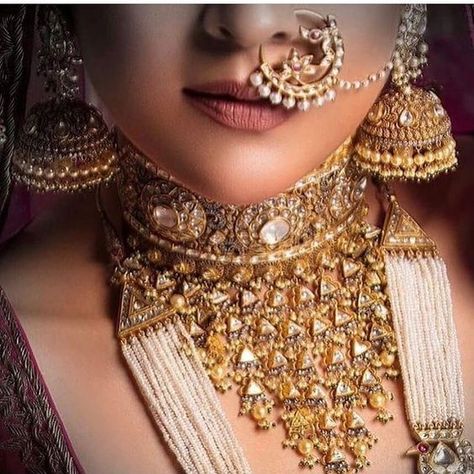 Bollywood Brides, Bridal Necklace Indian, Rajasthani Bride, Indian Bridal Jewellery, Gold Jewelry Outfits, Asian Jewelry, Jewelry Photoshoot, Bridal Jewelry Collection, Wedding Jewellery Collection