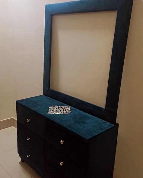 Transform your bedroom into a luxurious haven with our stunning king size bed and dressing table set. Upholstered in rich green velvet, this elegant combo offers both comfort and style. The mirror frame adds a touch of sophistication, making it a perfect addition to any modern or classic décor. All this for only Rs. 90,000! ✨ Don't miss out on this exclusive offer! ✨ #HomeDecor #BedroomGoals #LuxuryFurniture #InteriorDesign #GreenVelvet #KingSizeBed #DressingTable #ElegantLiving #Affordable... Dressing Table Set, Bedroom Goals, Mirror Frame, Elegant Living, Rich Green, Classic Decor, King Size Bed, Dressing Table, Green Velvet