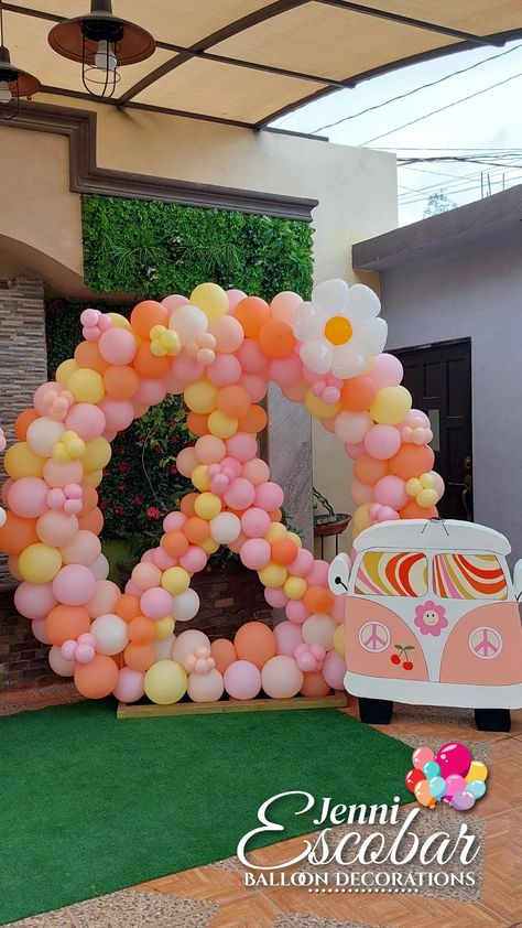 Groovy Party Ideas Decoration, Peace Sign Balloon Arch, Peace Sign Balloon, Groovy Party Ideas, Two Groovy Party, Flower Balloons Diy, Flower Balloons, Groovy Party, Balloon Tree