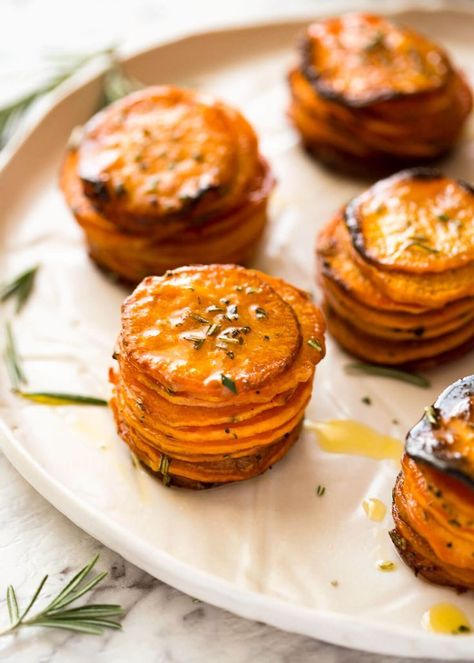 ROASTED SWEET POTATO STACKS Creative Thanksgiving Recipes, Sweet Potato Stacks, Sweet Potato Side Dish, Sweet Potato Sides, Vegan Pot Pies, Potato Stacks, Progressive Dinner, Lemon Potatoes, Roasted Sweet Potato