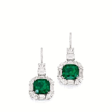 PAIR OF EMERALD AND DIAMOND PENDENT EARRINGS 6,000,000 — 7,000,000 HKD 773,820 - 902,790USD Emerald Cut Diamond Earrings, Kibbe Dramatic, Sapphire Earring, Emerald Diamond Earrings, Diamond Pendent, Emerald Green Earrings, Dramatic Classic, Jewelry Showcase, Gem Earrings