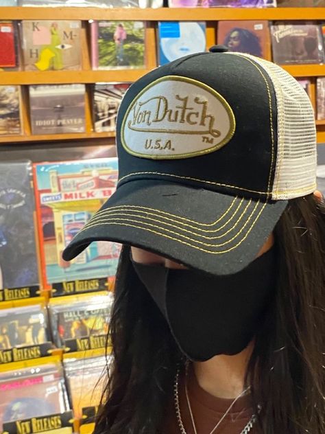 Trucker Hat Outfit, Instagram Photo Ideas, Hat Outfit, Inspo Instagram, Hat Cap, Fun Games, Photo Ideas, Trucker Hat, Outfit Inspo