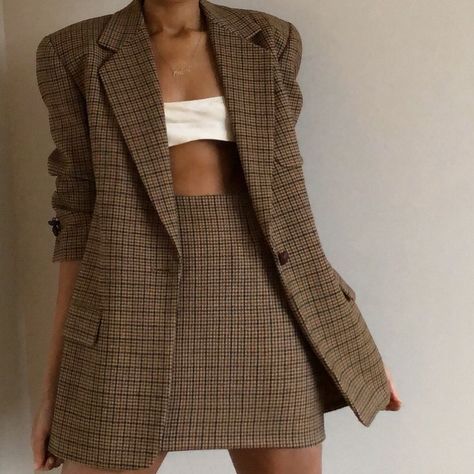 Elia Vintage on Instagram: “New looks coming up tomorrow including this wool beauty ✨” Mini Skirt Street Style, Checkered Skirt Outfit, Brown Checkered, Academia Fashion, Checkered Skirt, Checked Suit, Miniskirt Outfits, Blazer Set, Brown Skirts