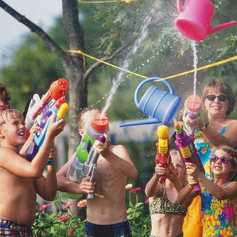 Outdoor Twister, Backyard Water Games, Fun Water Games, Outdoor Party Games, Backyard Birthday Parties, Fun Outdoor Games, Backyard Birthday, Outdoor Games For Kids, Water Party