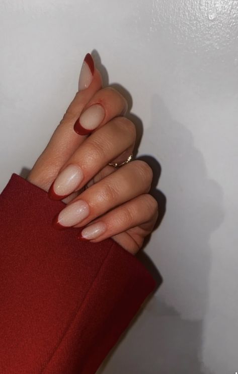 Christmas nail inspiration 2022 simple nail art minimalist minimalistic nail art aesthetic red French tip sparkle White Base Red French Tip, Short Red French Tip, Red French Tip Nails, Red French Tip, Nails With White, Almond Shaped Nails, Red French, Shaped Nails, Almond Shape Nails