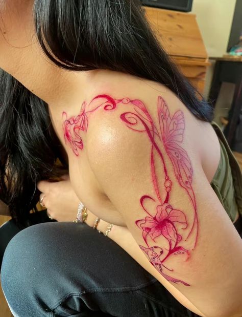 Body Botanical Tattoo, Hibiscus Tattoo Red, Cherry Blossom Tattoo On Arm, Hisbusic Flower Tattoo, Lotus Flower Tattoo Sternum, Pink Floral Tattoo, Face Flower Tattoo, Hibiscus Tattoo Design, Shoulder Flower Tattoo