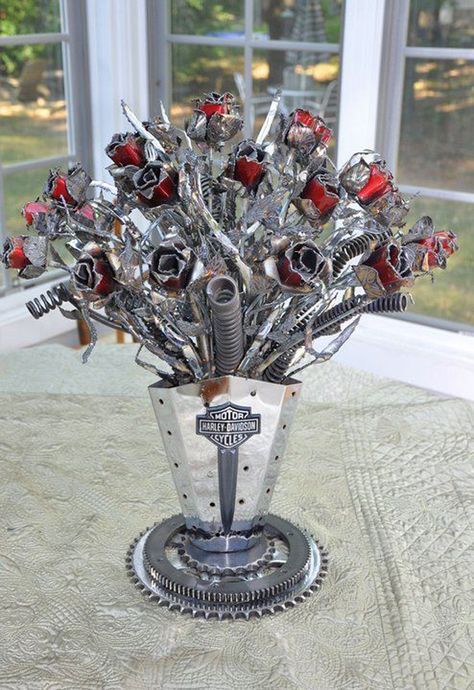 35 Cool Ways To Recycle Motorcycle Parts Into Your Decor | Home Design And Interior Harley Davidson Decor, Harley Davidson Wedding, Motorcycle Wedding, Biker Wedding, Vase Of Flowers, Ways To Recycle, Motorcycle Art, Motorcycle Harley, Motorcycle Style